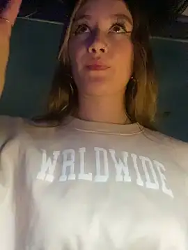 Snapshot of MaryDeniro chatting on 03-15-25, 03:51 MaryDeniro online show from 03-15-25, 03:51