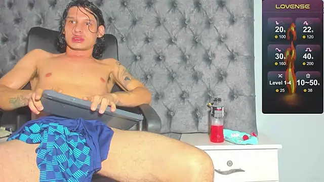 Snapshot of marcus_smithh chatting on 12-17-24, 04:01 marcus smithh online show from 12-17-24, 04:01