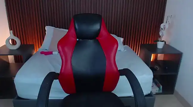 lizowenn  online show from 02-24-25, 03:42