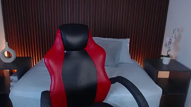 lizowenn  online show from 03-12-25, 12:15