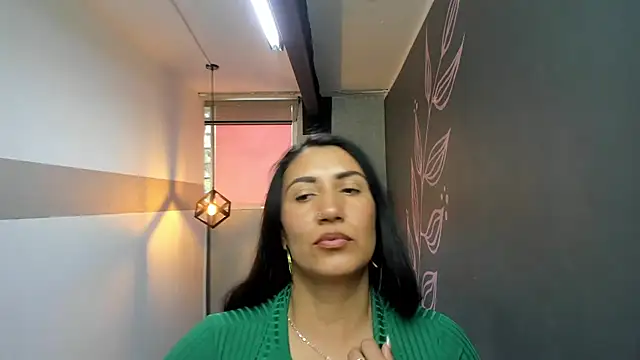 Snapshot of GiaFox_ chatting on 02-26-25, 06:32 GiaFox online show from 02-26-25, 06:32