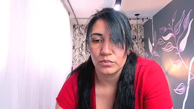 Snapshot of GiaFox_ chatting on 03-21-25, 01:12 GiaFox online show from 03-21-25, 01:12