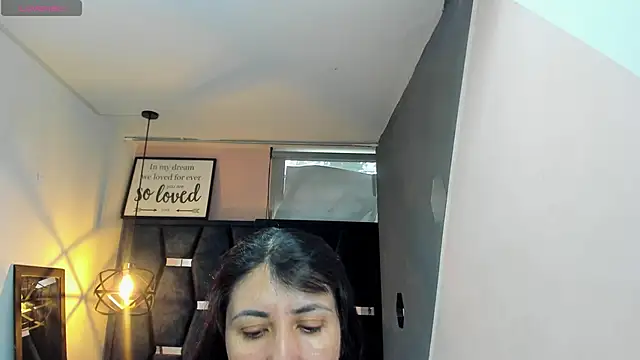 Snapshot of GiaFox_ chatting on 10-11-25, 01:20 GiaFox online show from 10-11-25, 01:20