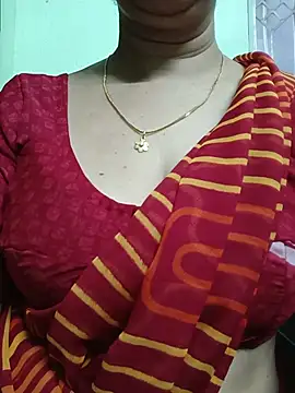 Snapshot of Rosy-B chatting on 08-05-26, 12:24 Rosy-B online show from 08-05-26, 12:24