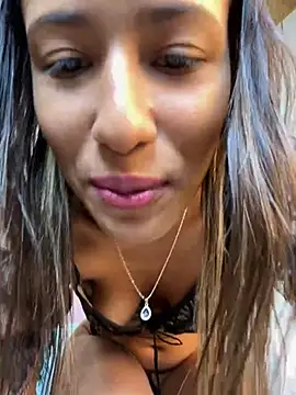 Snapshot of Valentinabaker chatting on 01-10-25, 12:47 Valentinabaker online show from 01-10-25, 12:47