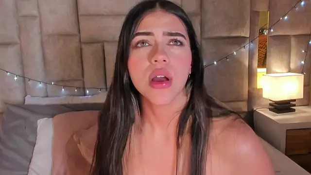 Snapshot of SofiScott_ chatting on 01-22-25, 11:32 SofiScott online show from 01-22-25, 11:32