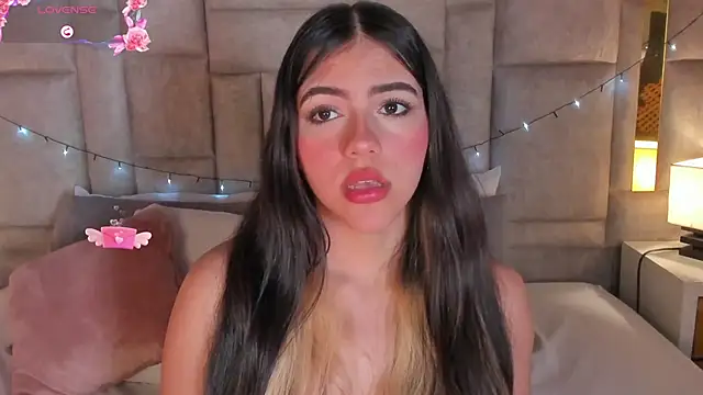 Snapshot of SofiScott_ chatting on 01-27-25, 09:00 SofiScott online show from 01-27-25, 09:00