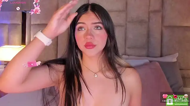 Snapshot of SofiScott_ chatting on 02-17-25, 08:58 SofiScott online show from 02-17-25, 08:58