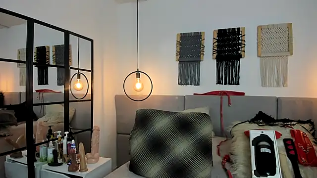 Snapshot of Sweet_camille chatting on 01-22-25, 02:26 Sweet camille online show from 01-22-25, 02:26