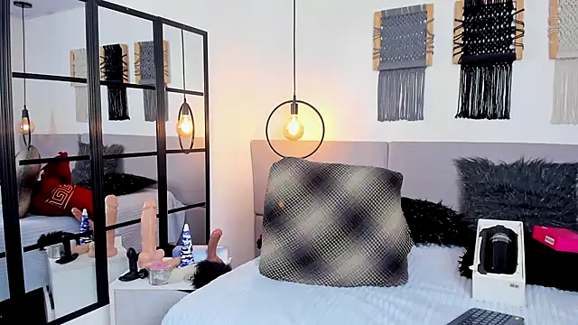 Snapshot of Sweet_camille chatting on 10-27-25, 02:15 Sweet camille online show from 10-27-25, 02:15