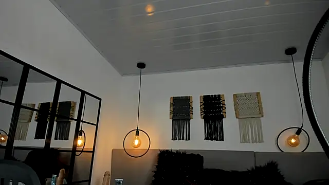 Snapshot of Sweet_camille chatting on 11-17-25, 11:27 Sweet camille online show from 11-17-25, 11:27