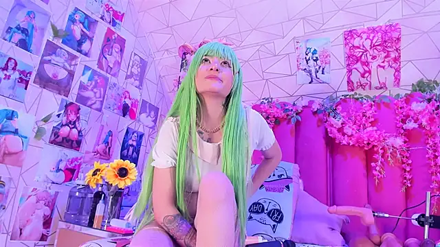 Snapshot of Alicebenett chatting on 09-29-25, 08:13 Alicebenett online show from 09-29-25, 08:13