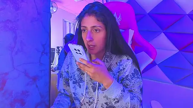 Cameron cutte online show from 10-24-25, 02:41