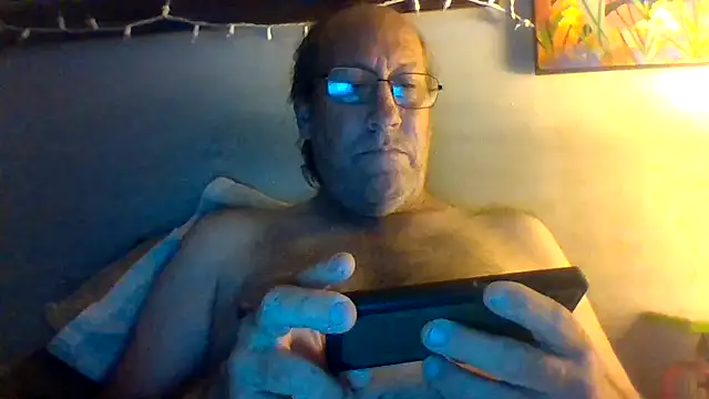 Snapshot of hornyrich69 chatting on 07-10-26, 04:06 hornyrich69 online show from 07-10-26, 04:06
