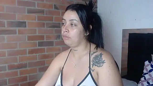 Snapshot of salome__hills1 chatting on 12-15-25, 08:24 salome hills1 online show from 12-15-25, 08:24