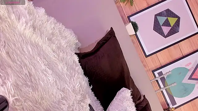 IzzyWild online show from 02-25-25, 02:44