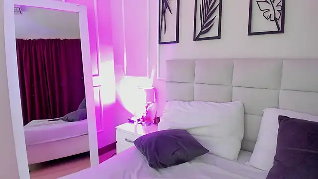 Alisa  walker online show from 03-18-25, 06:15