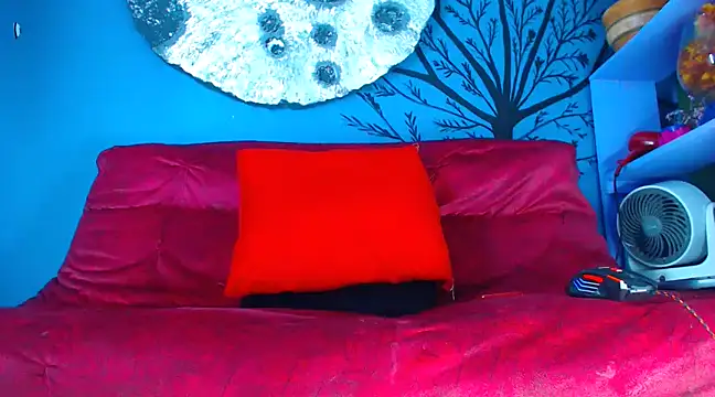 Mracialatina online show from 02-25-25, 08:51