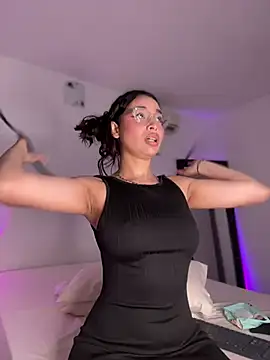 Hips hannah online show from 12-16-24, 03:40