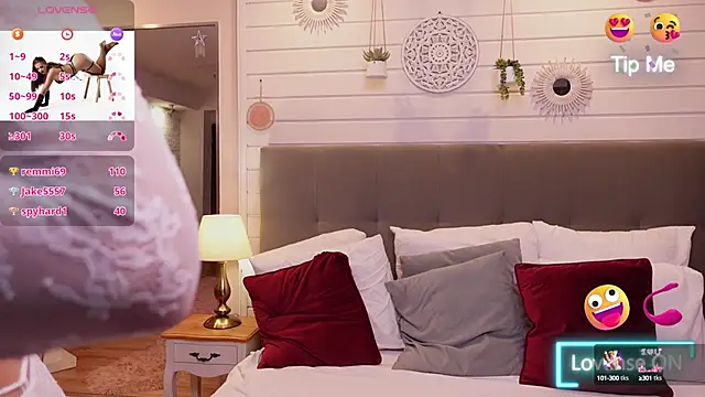 LinaReese online show from 03-18-25, 05:41