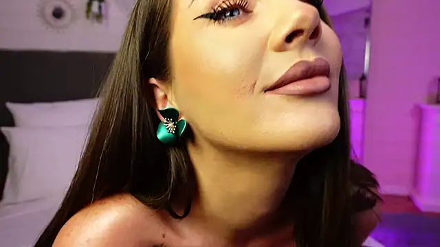 LinaReese online show from 02-11-26, 05:23