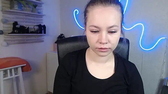 holly xglam online show from 12-31-24, 07:10