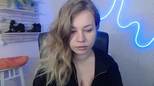 holly xglam online show from 02-07-25, 01:25