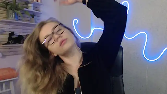 holly xglam online show from 02-13-25, 01:29