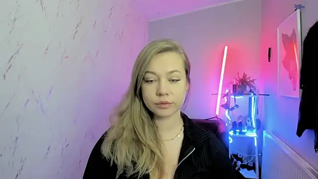 holly xglam online show from 11-21-25, 09:13