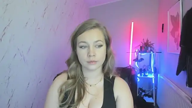 holly xglam online show from 11-26-25, 08:43