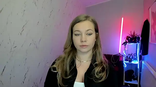 holly xglam online show from 01-13-26, 09:09