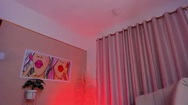 SkiinnyAna online show from 02-28-25, 10:39