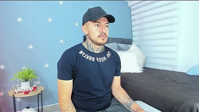 Snapshot of Hot_Couple666 chatting on 01-07-25, 01:17 Hot Couple666 online show from 01-07-25, 01:17