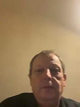 Snapshot of chubbybear2cum chatting on 11-19-25, 02:44 chubbybear2cum online show from 11-19-25, 02:44