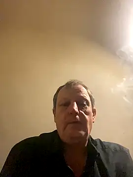 Snapshot of chubbybear2cum chatting on 11-22-25, 05:17 chubbybear2cum online show from 11-22-25, 05:17