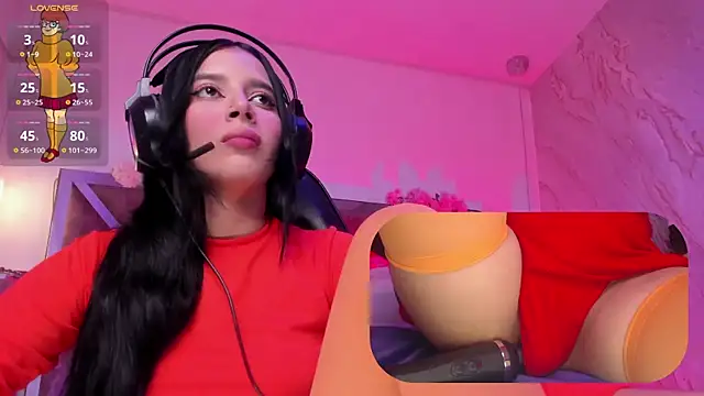 SweetieCloe  online show from 11-12-25, 09:03