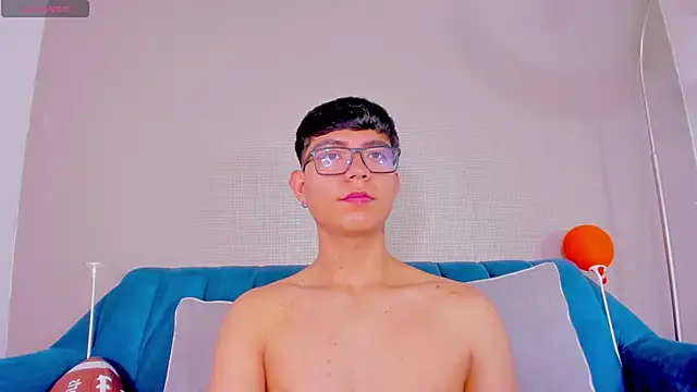 Snapshot of CodyTwink chatting on 03-08-25, 03:45 CodyTwink online show from 03-08-25, 03:45