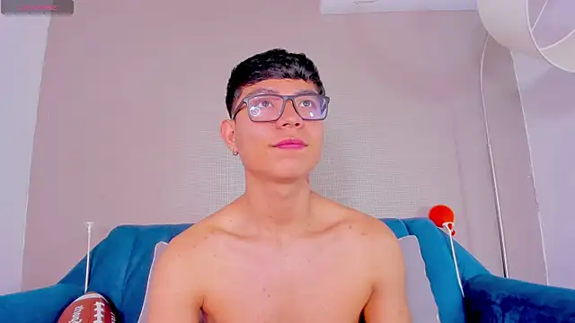 Snapshot of CodyTwink chatting on 03-11-25, 02:51 CodyTwink online show from 03-11-25, 02:51