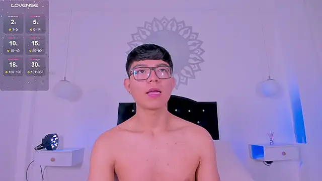 Snapshot of CodyTwink chatting on 09-18-25, 01:13 CodyTwink online show from 09-18-25, 01:13
