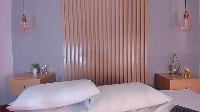 aisha h  online show from 10-30-25, 09:04