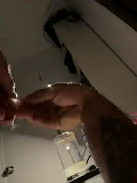 Snapshot of iksjwntns7l chatting on 12-21-25, 07:48 iksjwntns7l online show from 12-21-25, 07:48