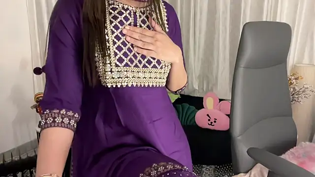 Unique-Beauty online show from 03-08-25, 02:51