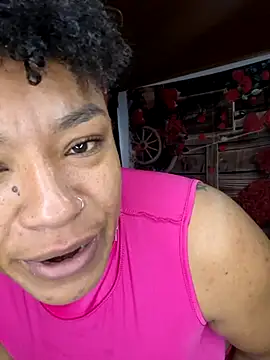 Snapshot of Selket11 chatting on 02-20-25, 01:08 Selket11 online show from 02-20-25, 01:08