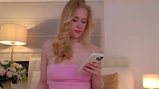 JuliaJaee online show from 03-17-26, 06:44