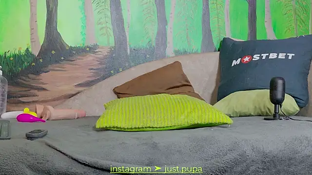 Snapshot of Pinkypupa-Love chatting on 01-07-25, 10:19 Pinkypupa-Love online show from 01-07-25, 10:19