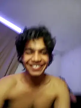 Snapshot of Boypolla11 chatting on 02-12-25, 03:40 Boypolla11 online show from 02-12-25, 03:40