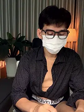 Snapshot of MinhTuanLive chatting on 02-10-26, 06:17 MinhTuanLive online show from 02-10-26, 06:17