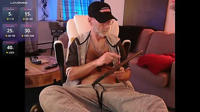 Towndude123 online show from 12-30-24, 02:42