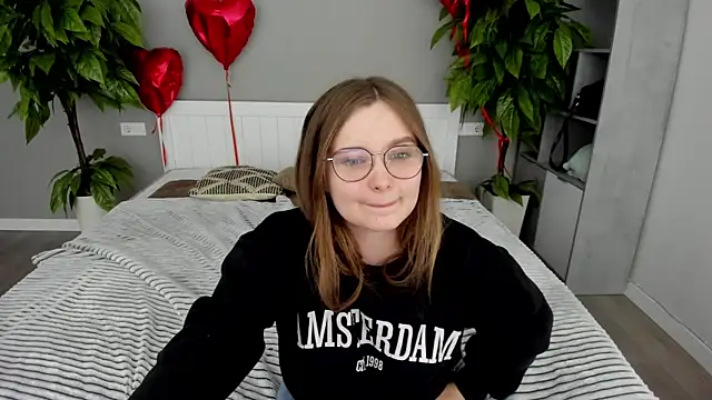 MagicPeachh  online show from 03-17-25, 08:30