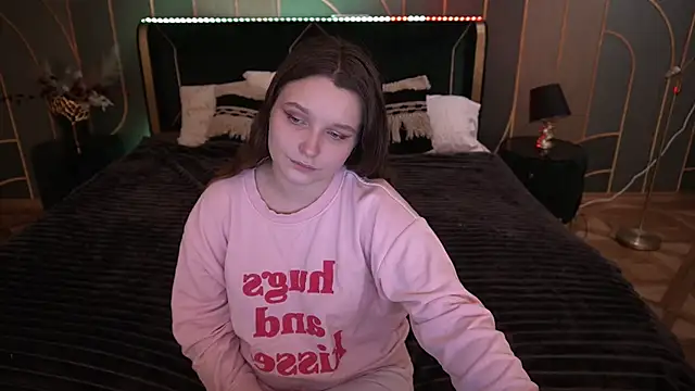 MagicPeachh  online show from 12-03-25, 01:53